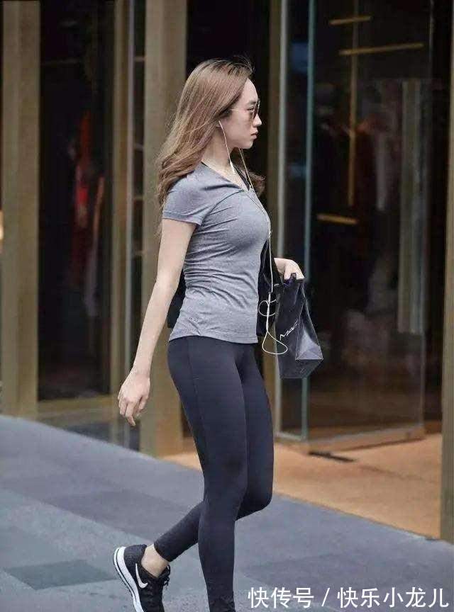 印花 穿上塑造身形的打底裤,彰显名模般的气质,更加惬意