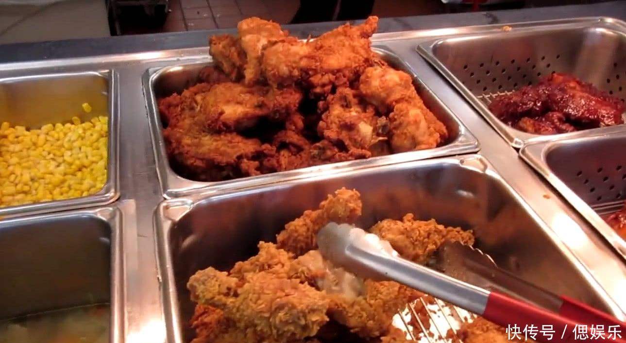 肯德基开第一家自助餐厅,红酒炸鸡随便吃喝,网友值得一试!