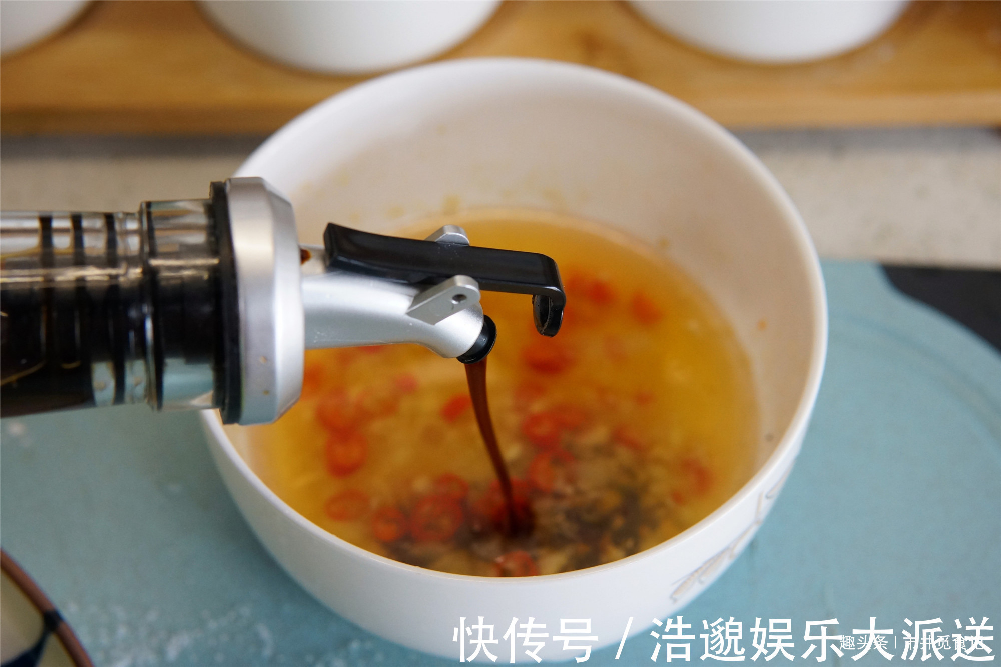 用清水洗青菜，相当于没洗，学会小妙招，农药污垢轻松泡掉