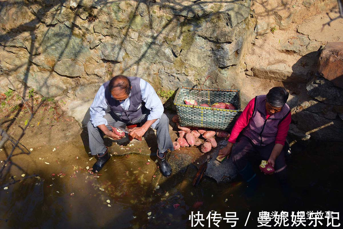 装修|楼房建成10年不装修,47岁村民在屋内铺满粉丝,儿子很争气