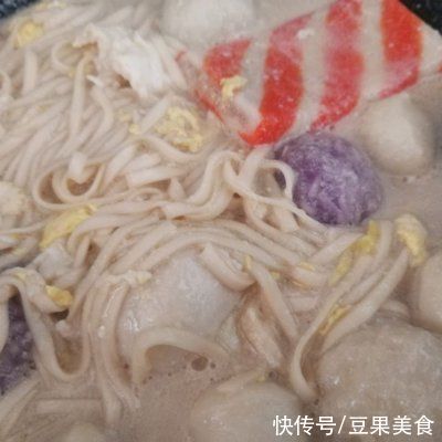 大杂烩|大杂烩～鱼丸鸡蛋牛奶面