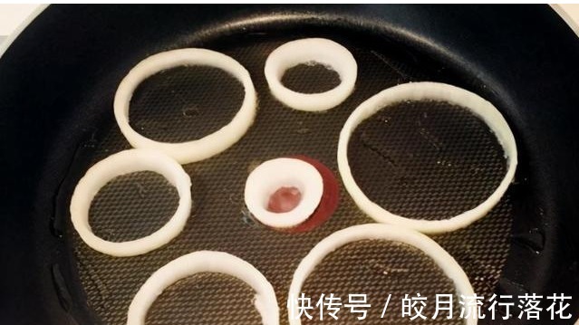 鸡蛋|最近,洋葱做法火了,放2个鸡蛋下锅一煎,香软酥脆清爽好吃!