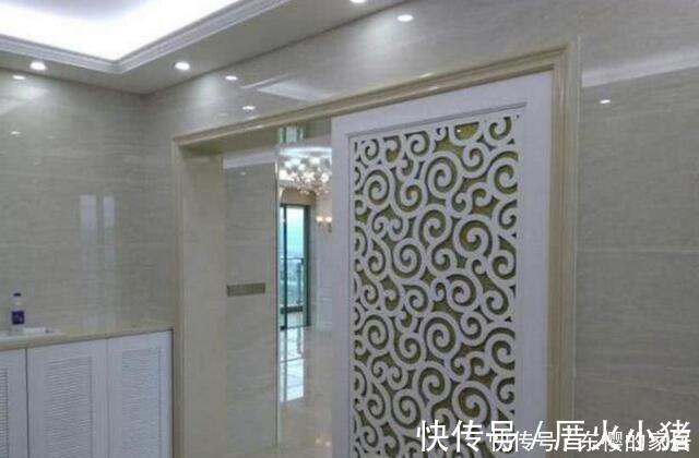 墙板|老公硬要全屋贴瓷砖,厕所装“蹲坑”,完工后大气极了,真实用