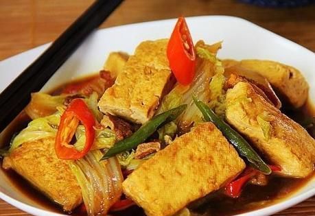 白菜炖豆腐,别直接就下锅,教你小窍门,豆腐鲜嫩白菜清爽