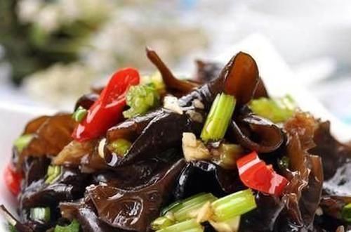  阿司匹林|黑木耳被称“天然阿司匹林”，好处颇多，备受青睐，但须注意这点