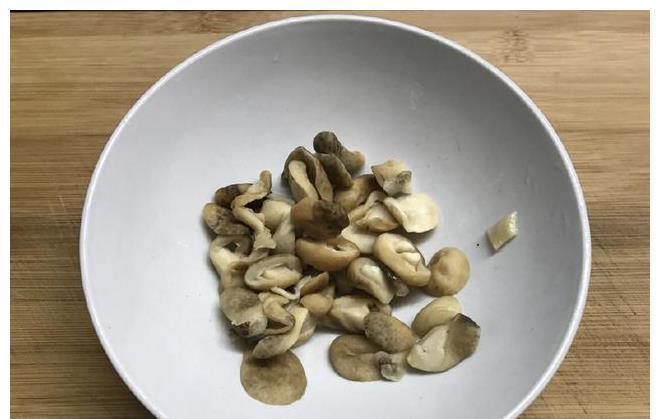 虾仁|孩子爱吃的菜，我从不手软，再贵也要买，营养丰富增强免疫力