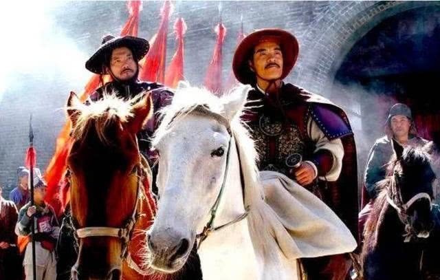 张居正|为什么万历不上朝国家照样稳定，而崇祯勤政十七年把国家搞亡了？