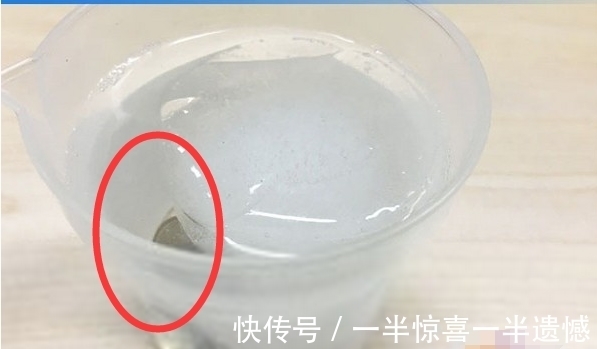 出差|婆婆迷信，每次出远门，都会在冰箱上放个硬币，真相让我傻眼了