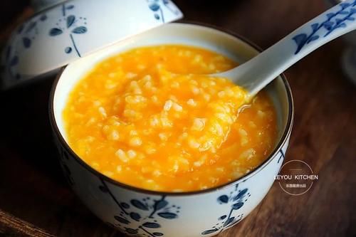 南瓜|多做两步,煮一锅金黄浓稠的南瓜粥,和买的一样好喝,很适合冬天