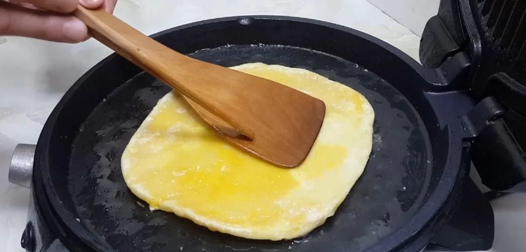 大泡|我家烙饼从来不早起,冰箱里一放,比手抓饼好吃,一次四个不够吃
