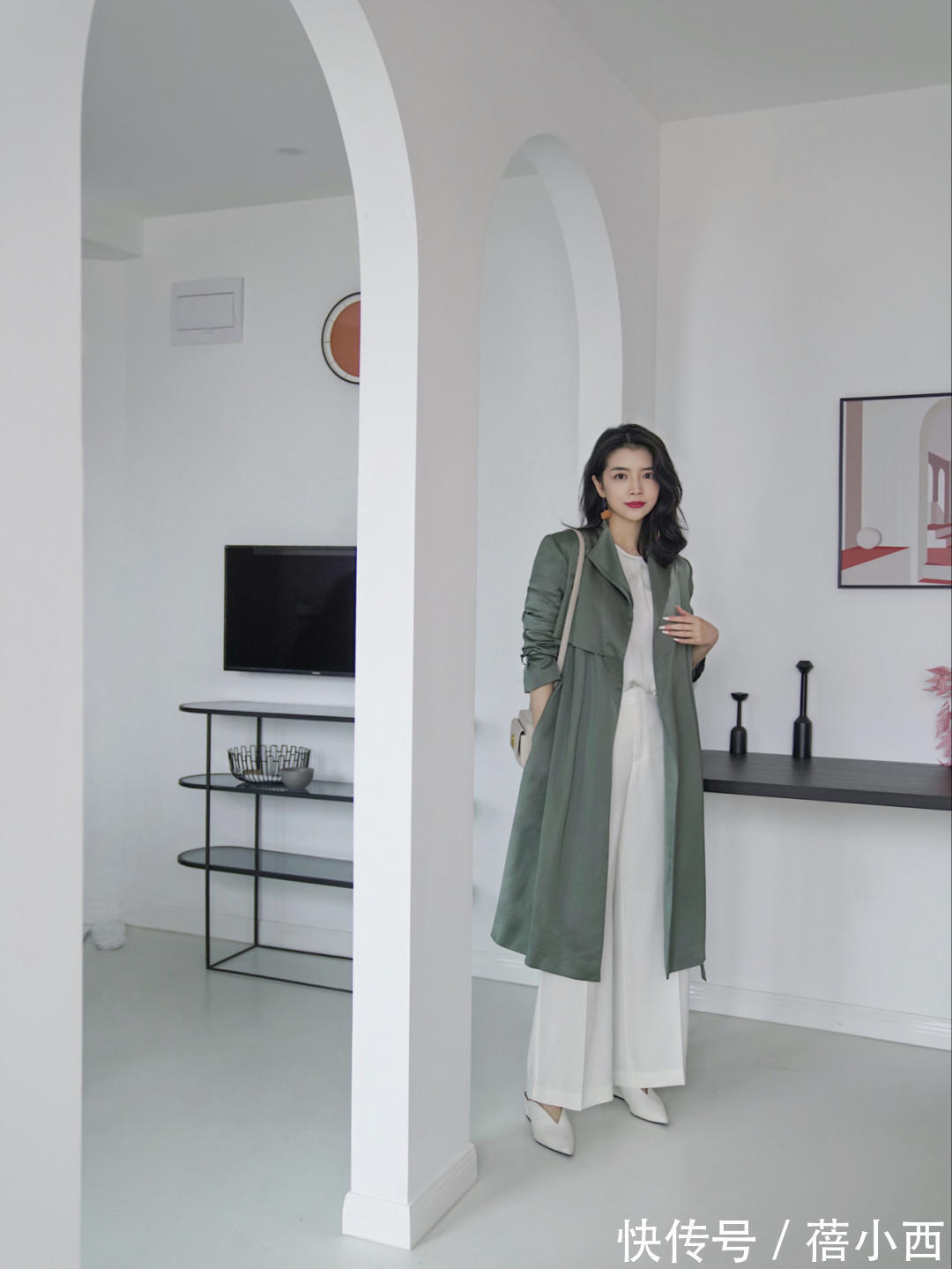 露肤|跟三木博主学穿衣,穿搭小白也能逆袭时尚女神,这4个技巧就够了