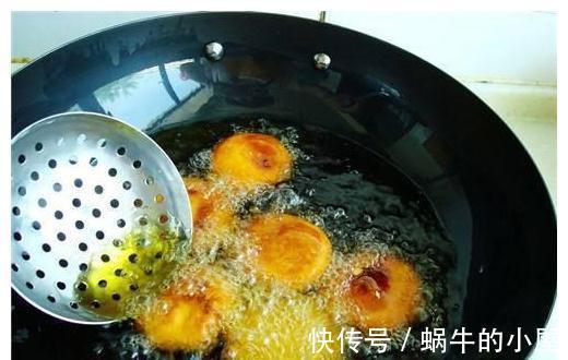 秋天南瓜这样做,香甜软糯,外焦里软,孩子隔三差五就馋!