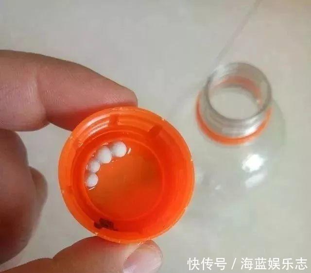 吊兰|养吊兰有“妙招”，浇水摻点“小颗粒”，2月长出“水晶根”