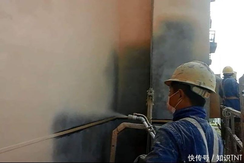 小吕|农村新房外墙贴瓷砖还是喷砂？喷砂有这5大优势，但仍需小心受骗