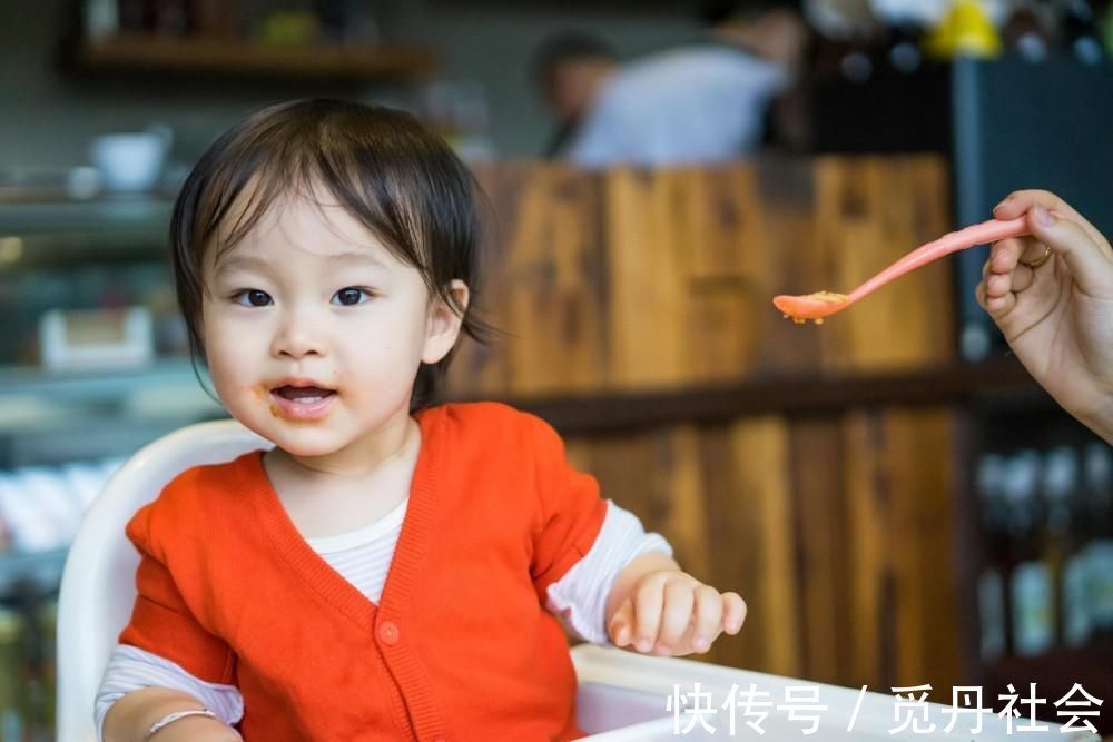 馨馨|孩子有这4个表现,那是胃在向你“求救”了,家长别不自知