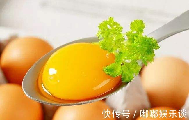 鸡蛋别再煮着吃了,教你一个新吃法,多给孩子吃长得高身体壮