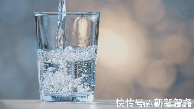 损伤|经常喝白开水，到底是对肾好，还是会损伤肾？今天可算知道了