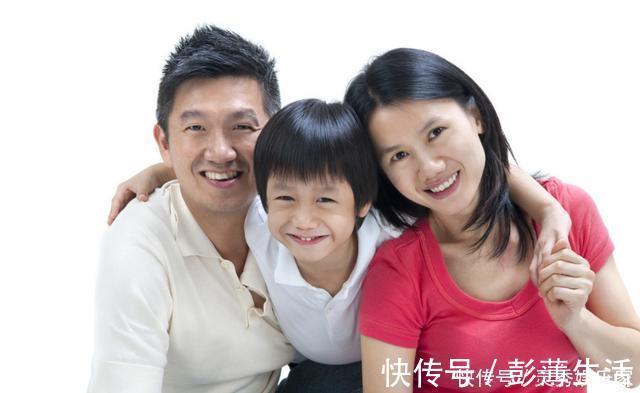 邻座|熊孩子往邻座火锅“吐口水”，家长不以为意，店家的做法十分解气