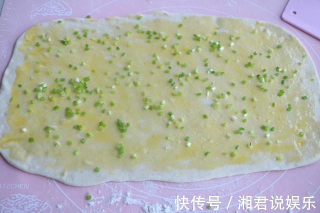 花卷别总去蒸,换种方式煎一煎,香脆有嚼劲