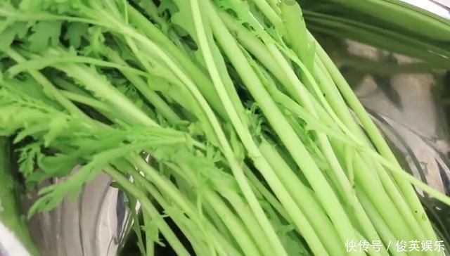 女人,这菜再贵也要吃,润肠排毒,我家一周吃7次,上桌瞬间扫光