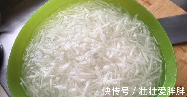 冬至包饺子,就爱吃这馅,比韭菜鲜,比白菜香,鲜嫩多汁真好吃!