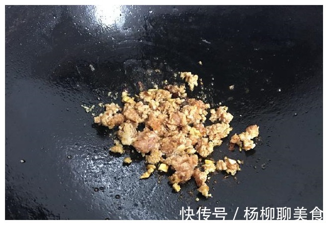 黄梅天|夏天就爱这道菜,我家隔三差五就做,入味不腻口,连汤也没剩