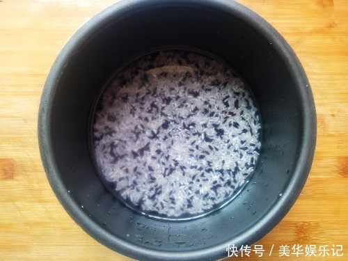 过瘾|早餐创意吃法,外糯里软,香甜美味,一口一个真过瘾,你也来试试