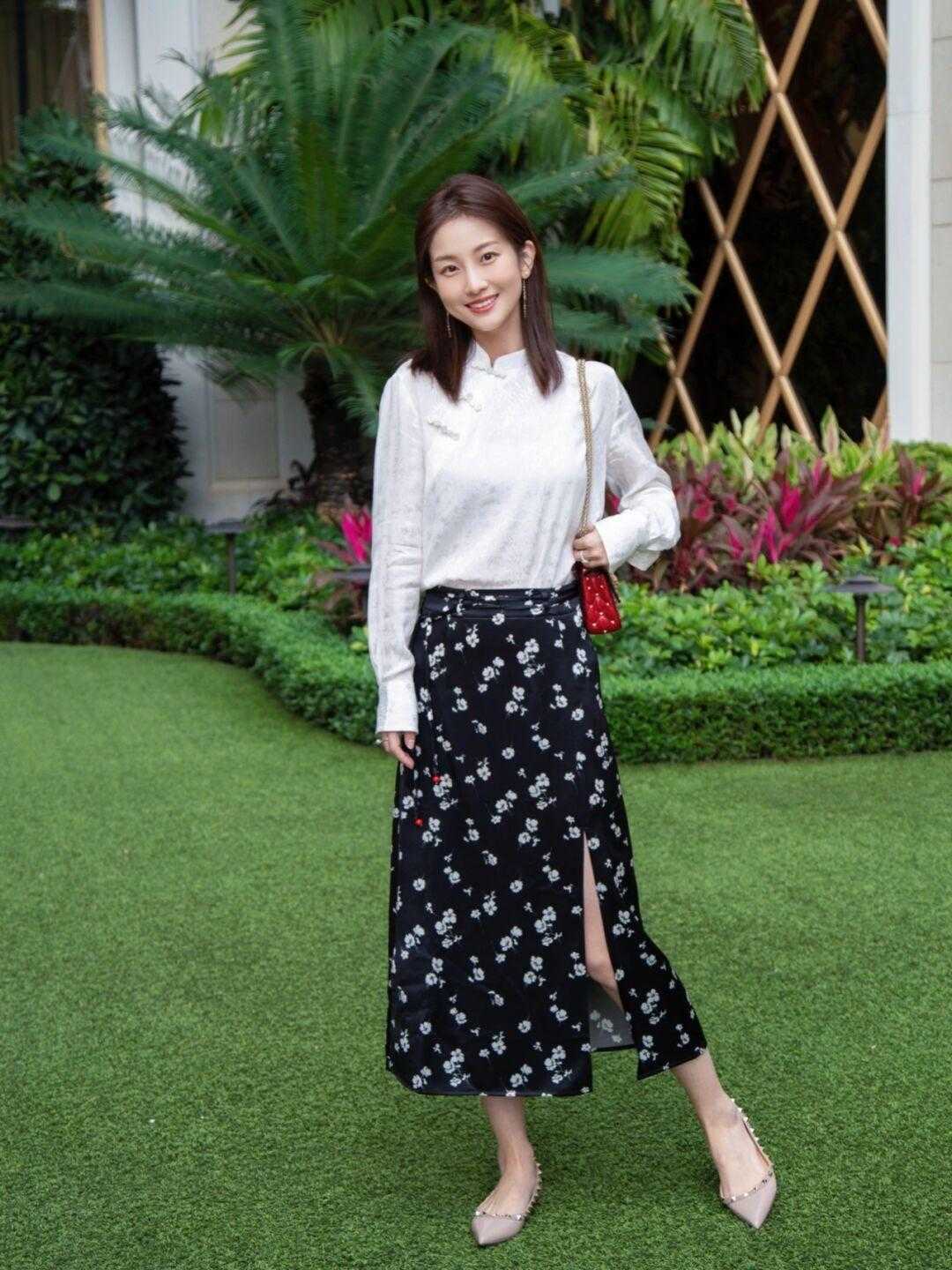 西装外套|又到了穿碎花裙的季节,这几款时髦百搭又减龄,洋气精致不出错