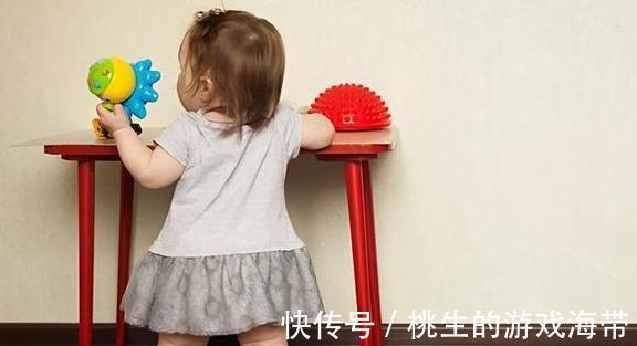 宝妈|不会爬就学走路的孩子,大脑发育有问题?美国儿科学会这样说