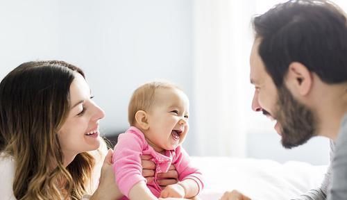 神经系统|两个月宝宝就能交流?连医生都被萌化了,别忽略娃的感知能力