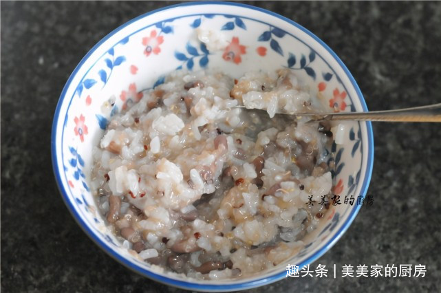 秋天解燥首选它，胜过滋补汤，搭配糯米入锅一蒸，超滋润！