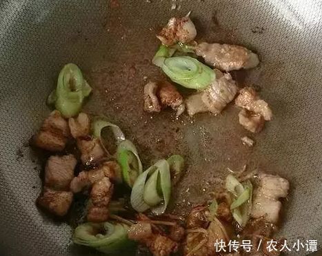 辣椒炒肉先炒辣椒还是先炒肉？很多人都做错了，难怪炒不好吃