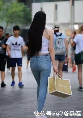 小姐姐|裤装女神怎么穿牛仔裤这样搭,夏日造型清新有活力
