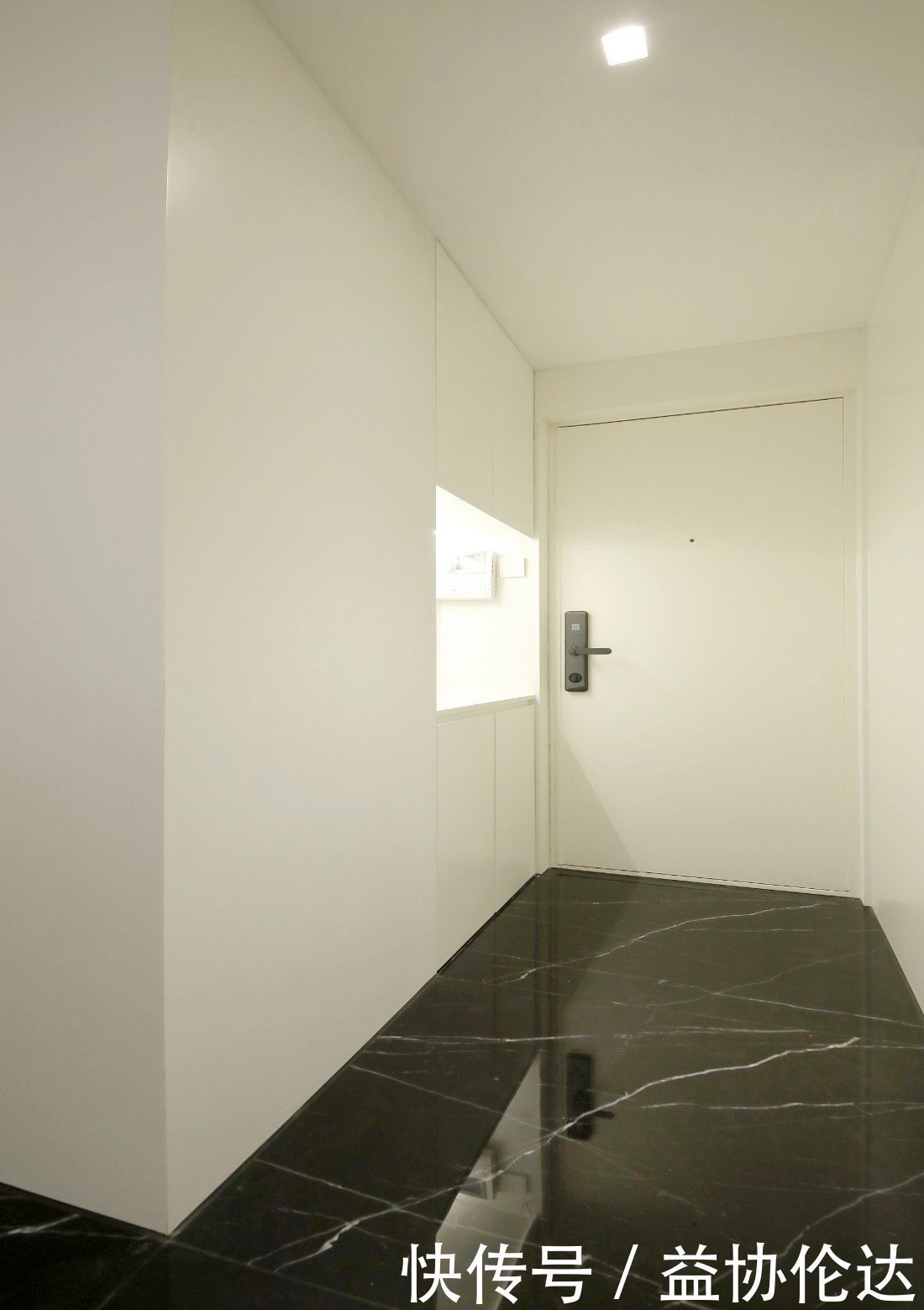 卧室|看了她的46㎡小窝,头一回见卧室装两个门,美观又实用,很聪明