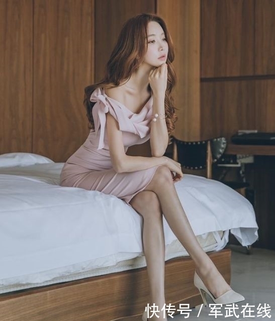 紧身|靓丽好看的紧身裙美女,展现青春动感魅力,清爽十足