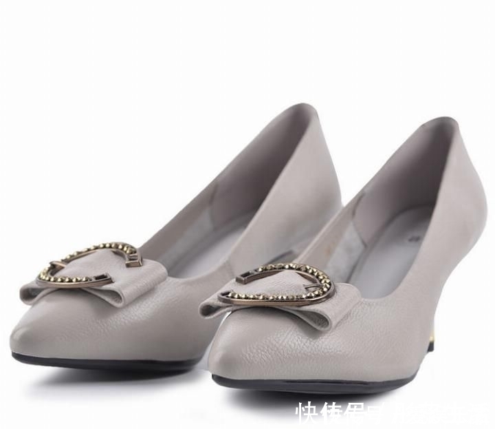 尖头 女人如果过了40, 瞧瞧高跟鞋, 性感优雅, 不声不响美翻天