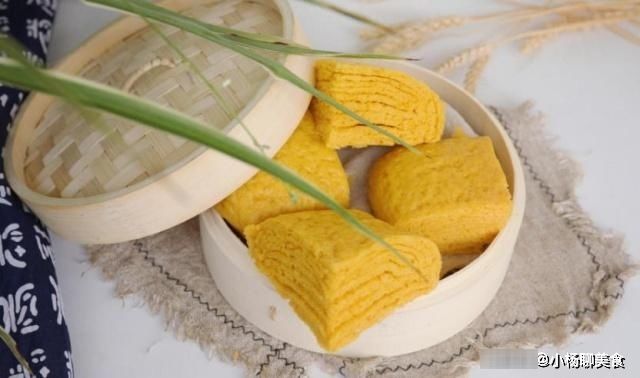 直接上锅蒸的姜黄千层饼，一层一层撕着吃更过瘾！