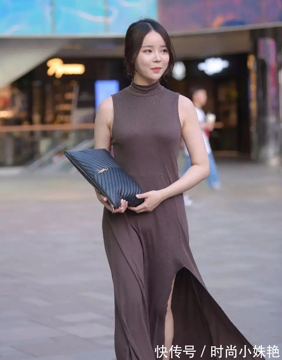 显瘦|裙子穿腻了？不存在，今夏流行“脚踝裙”，时髦又显瘦！