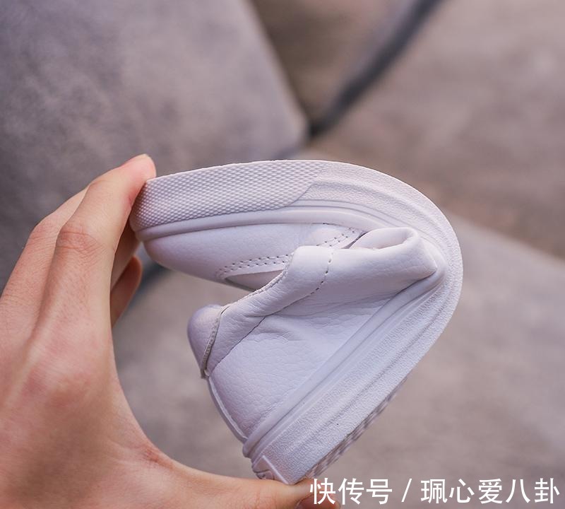 小孩|给宝贝就要买合适的，看我给小孩选的休闲鞋，好看又舒适
