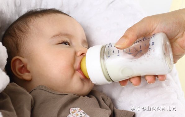 开水|有种“心安”叫开水烫奶瓶,自以为很卫生,这种做法却伤了娃