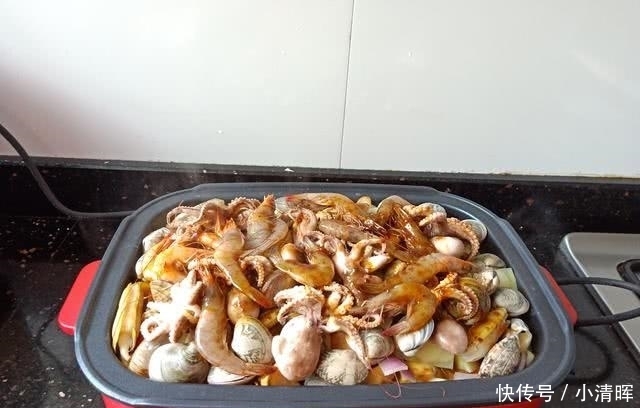 划算|外面卖198的海鲜焖锅,自己做成本只要68元,太划算了,还简单