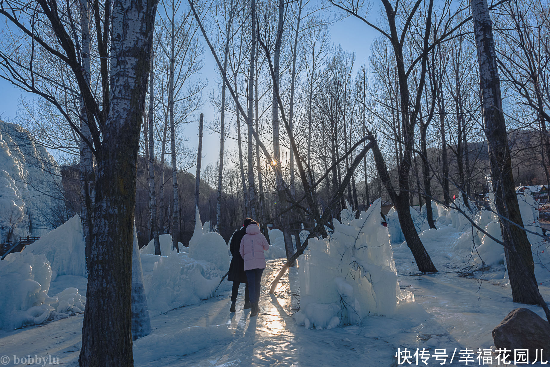 忘忧湖上的蓝冰之旅，感受气泡湖神秘魅力，嗨玩冰雪的玉渡山