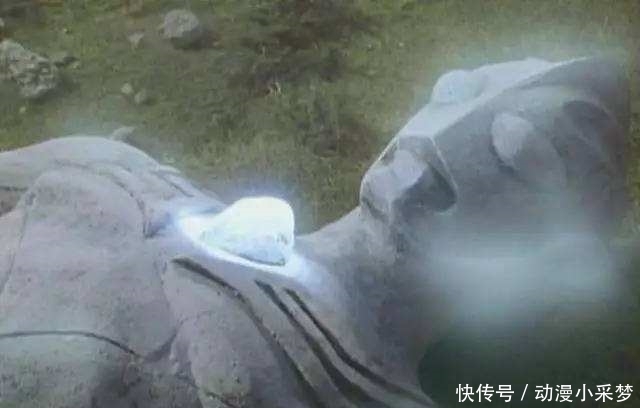 迪迦奥特曼|原来我们都被骗了!第一集复活的奥特曼石像,并不是迪迦!