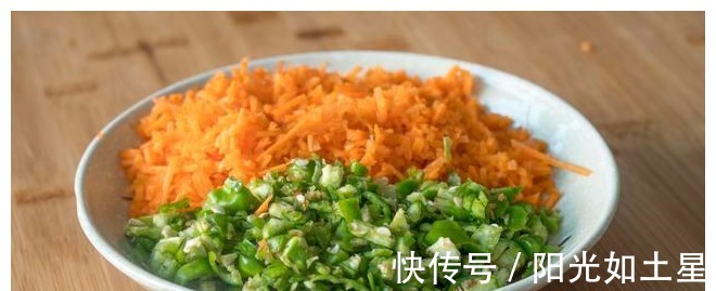 懒人版油饼做法，不用揉面，手不沾面，筷子一搅，外酥里软比肉香！
