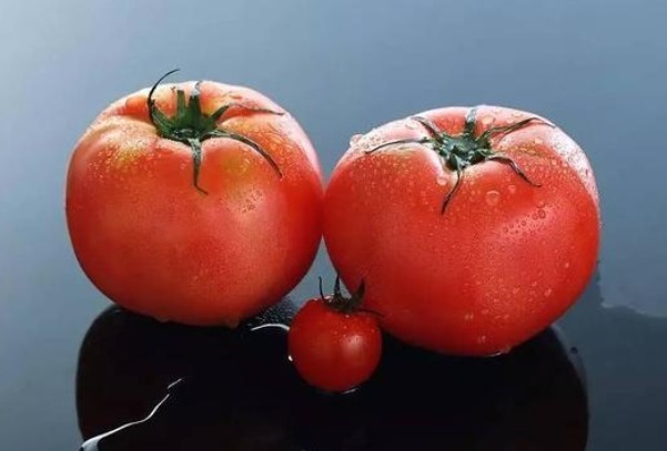 西红柿是个宝，但以下两种错误吃法营养全无，第1种基本全都犯过