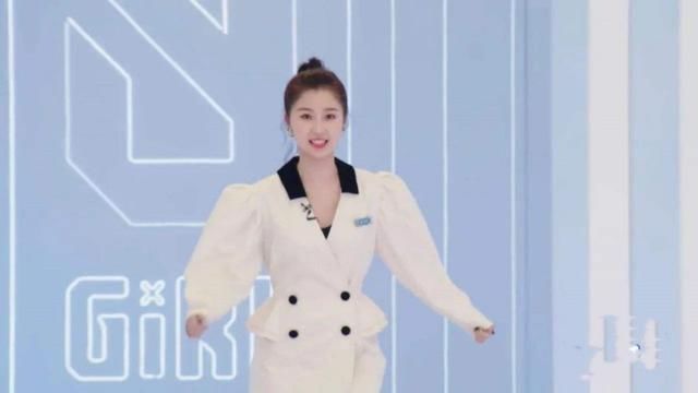 《青春有你2》连概念都抄《创造101》？舞台相似，文案也雷同