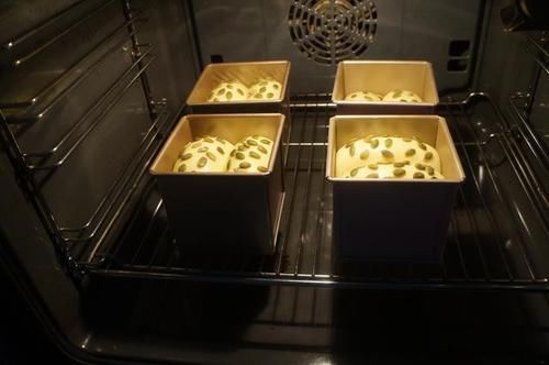 面包|软到不知所措，酸奶南瓜吐司，细腻拉丝，做法简单，后悔做晚了