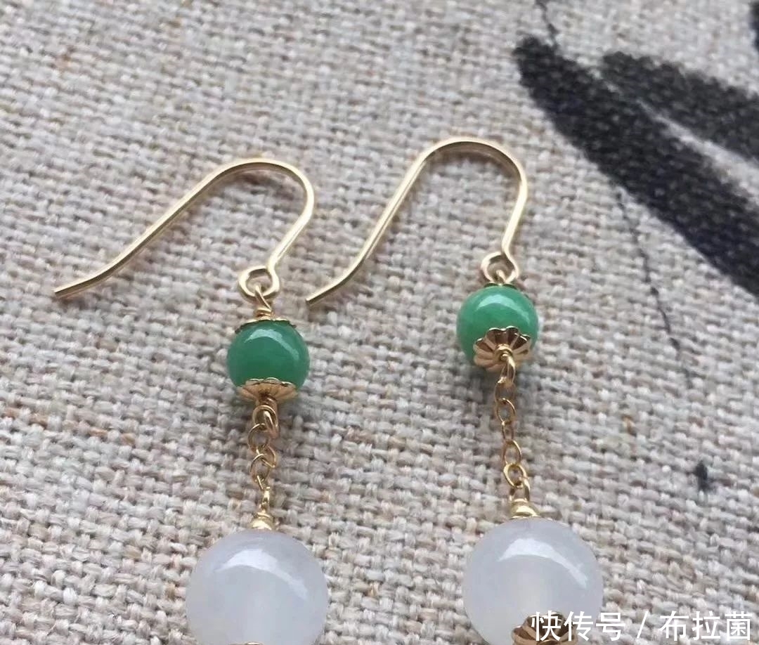 这个翡翠耳环很便宜,大家帮我看看送给母亲合适吗?