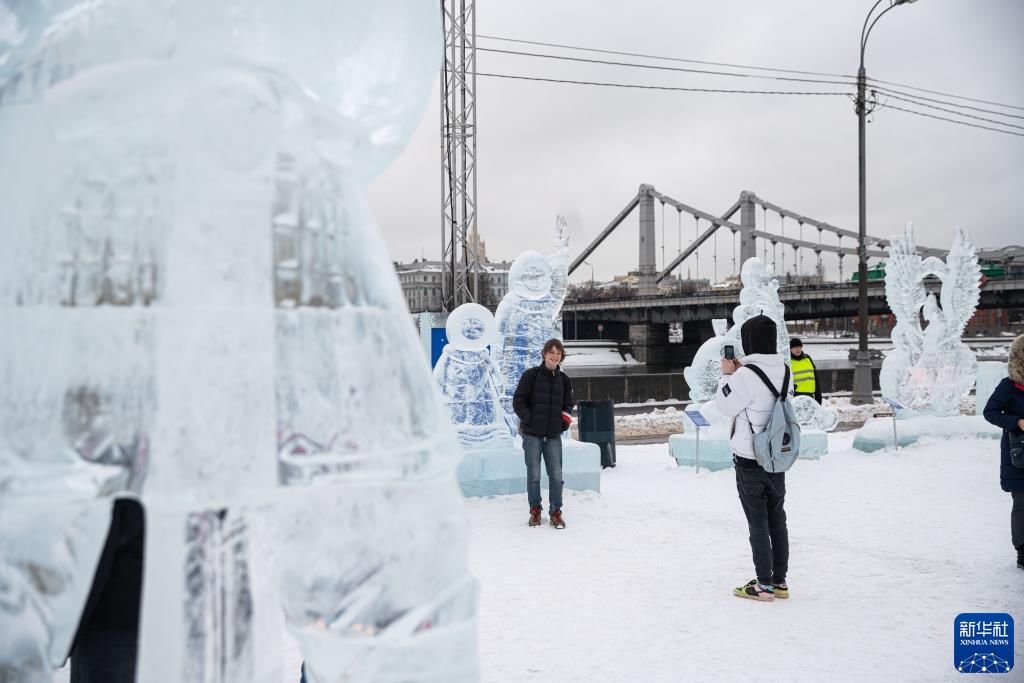 新华社记者|莫斯科举行冰雪艺术节