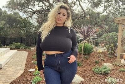 训练|女人未必要减肥，大码模特的身材，这种美得学会欣赏